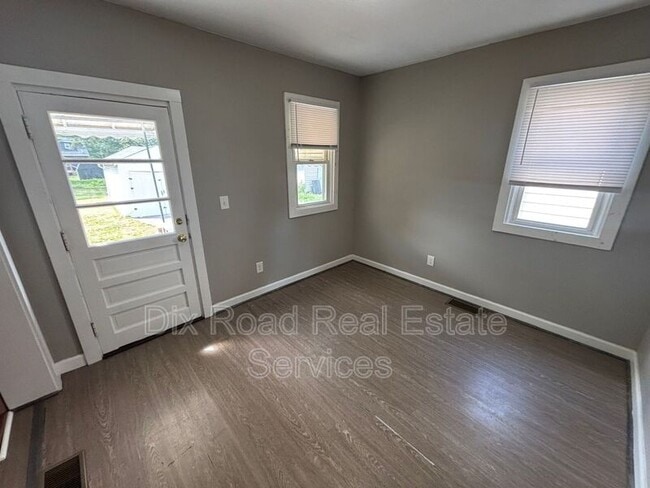 Building Photo - 3265 Buell St