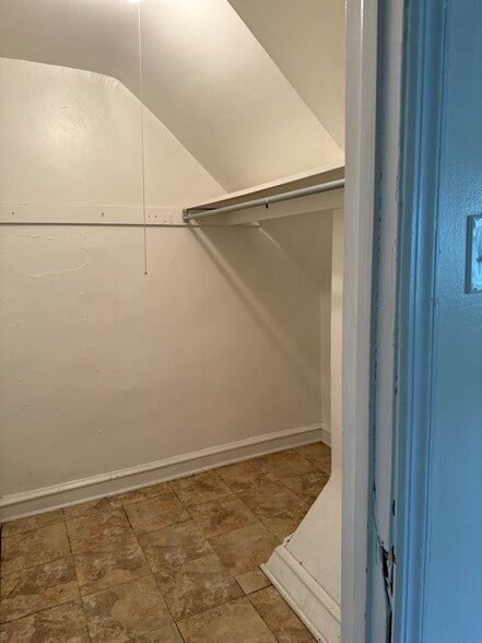 Walk-in Closet - 1338 E Mount Pleasant Ave