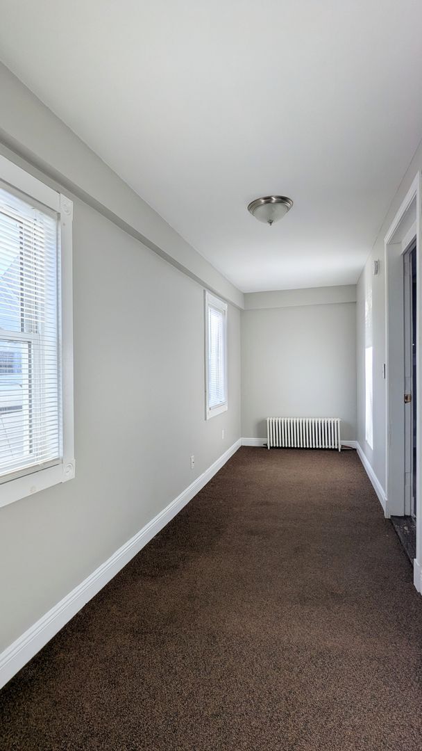 Building Photo - 2 Silver Pl