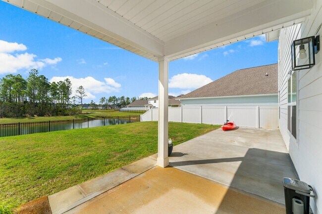 Building Photo - 115 Piper Cv