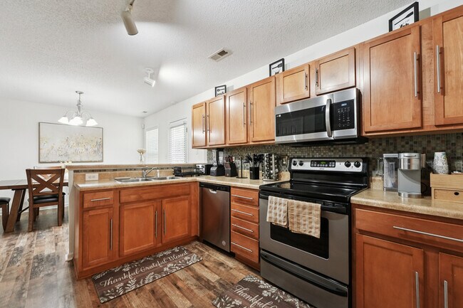 Building Photo - 2203 Elk River Dr