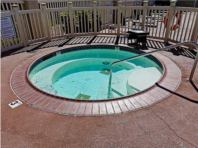 Building Photo - 10400 Caminito Cuervo