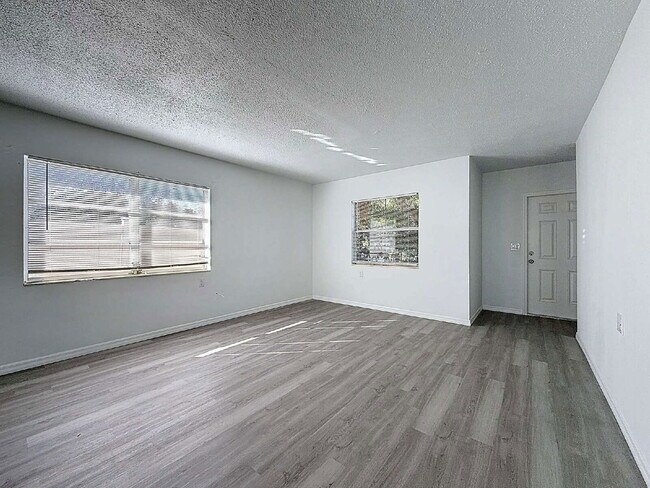 Building Photo - 650 East Harbor Dr S