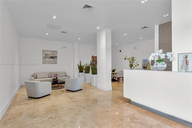 Building Photo - 2201 S Ocean Dr