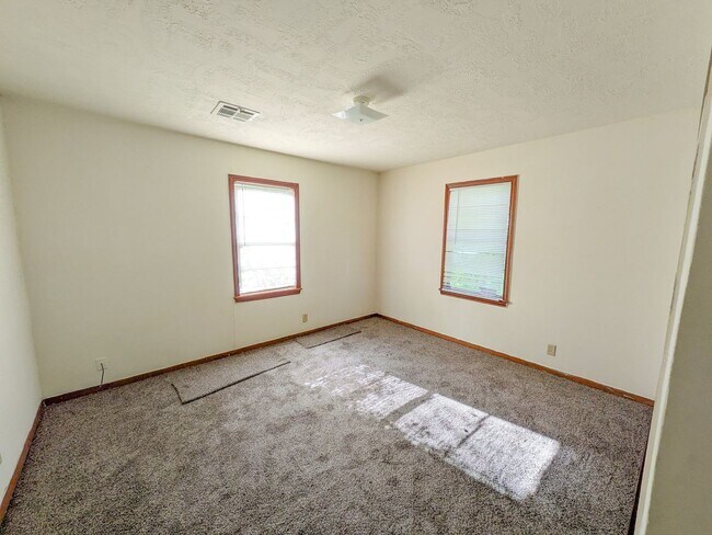 Building Photo - 378 Garland Ave