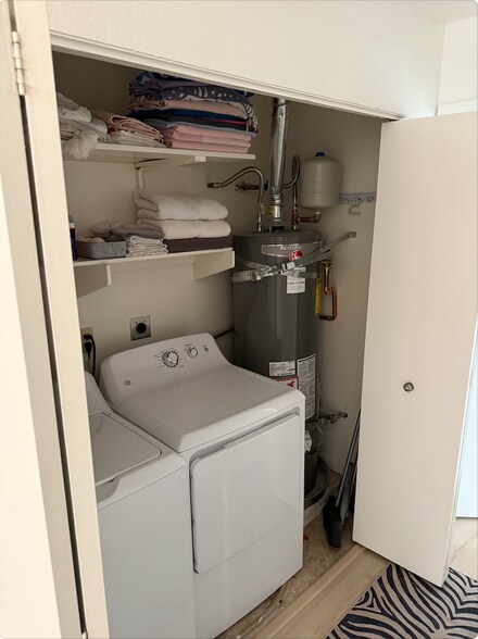 Building Photo - 4120 Porte de Merano