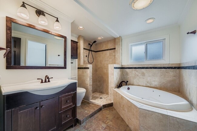 Building Photo - 4660 Sioux Dr