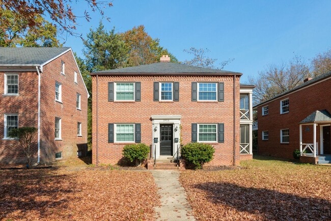 Building Photo - 3916 Stuart Ave