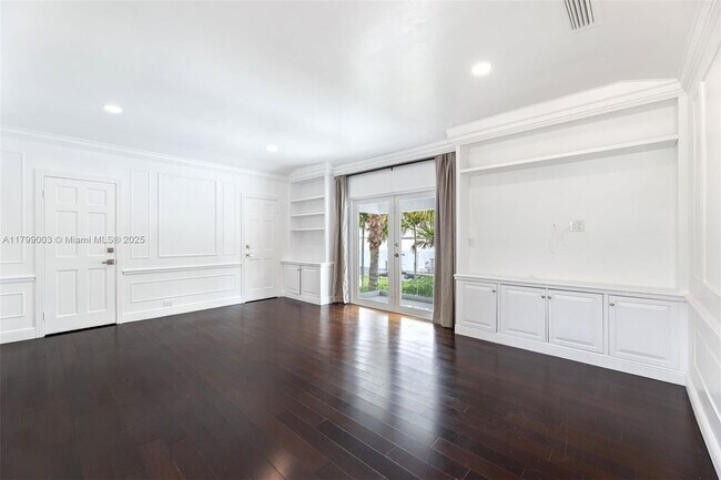 Building Photo - 610 Sabal Palm Rd