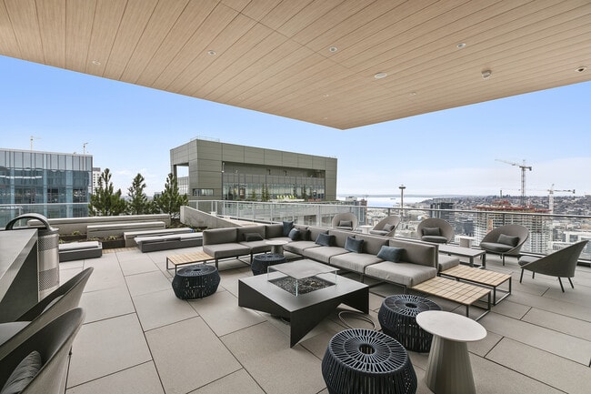 Building Photo - Nexus Condominium - 1 bedroom + den