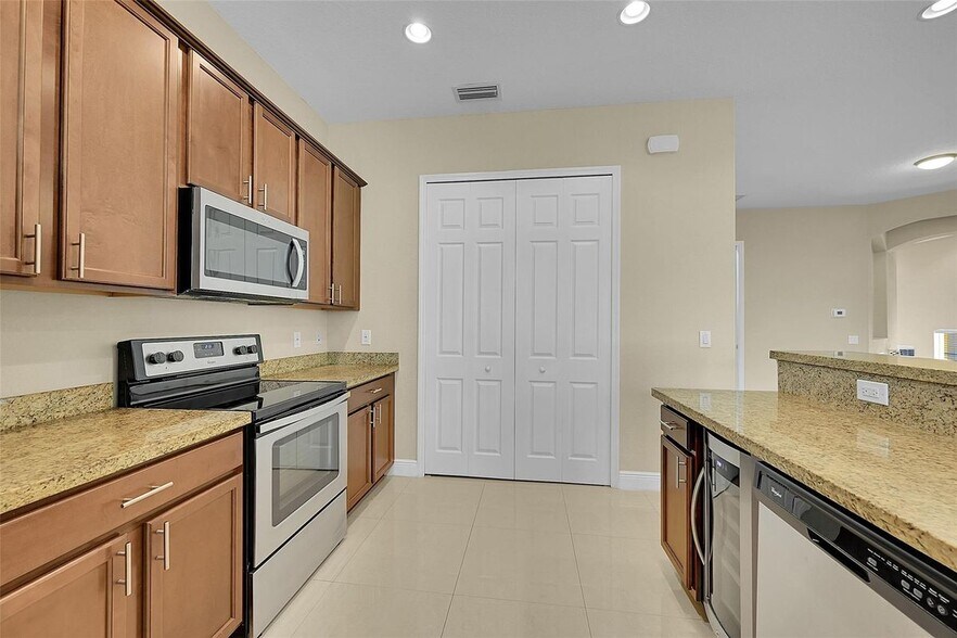 Building Photo - 12805 NW 83rd Ct