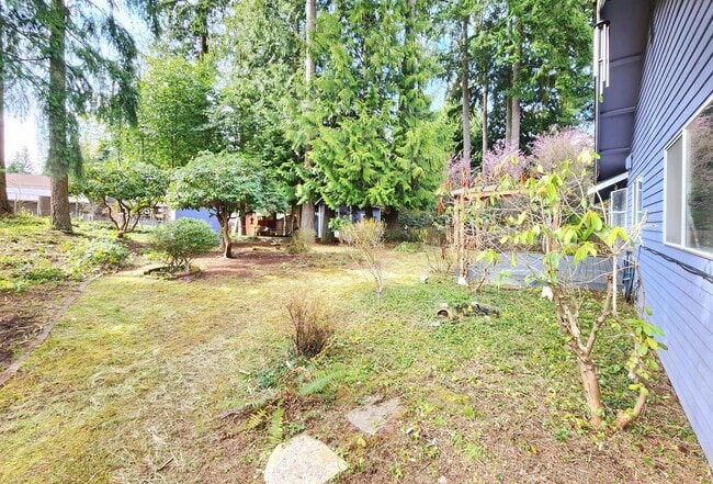 Building Photo - 2 Bedroom / 2 Bath Home in Everett