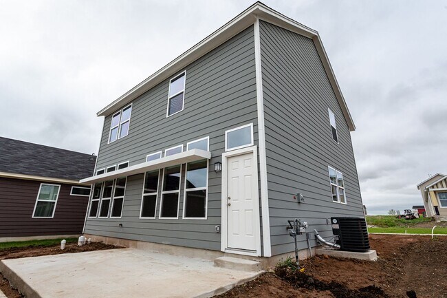 Building Photo - Bright & Airy 3 Bedroom, 2.5 Bathroom Home – Two Stories of Comfort