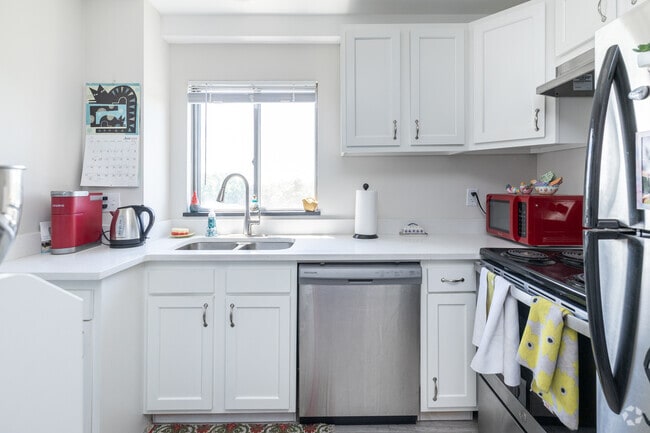 Interior Photo - Fulton Terrace