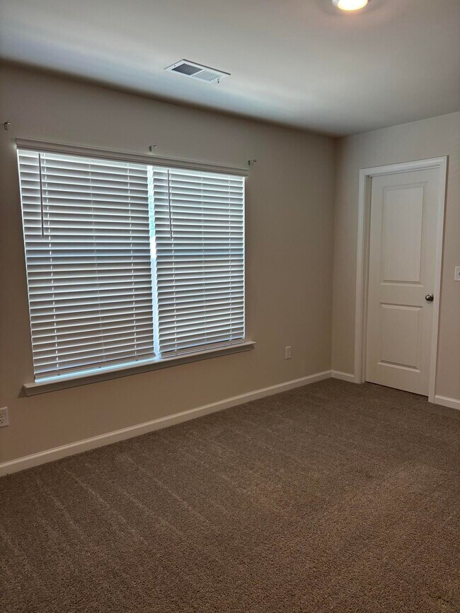 Building Photo - 1848 Lacebark Dr