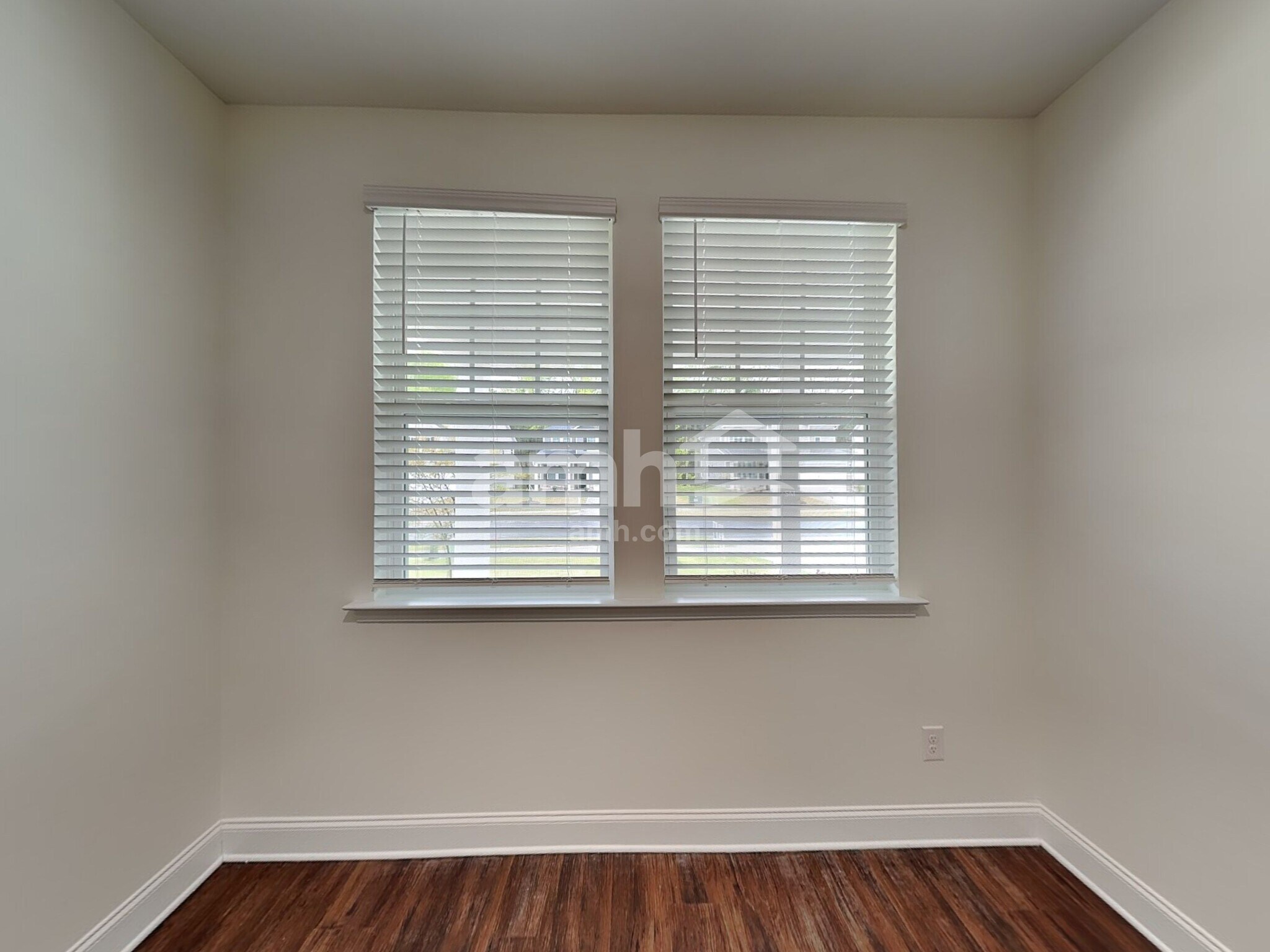 Building Photo - 9510 Riverbend Village Dr
