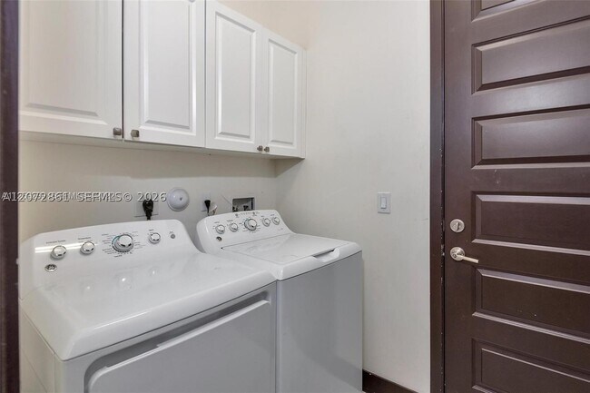 Building Photo - 8820 NW 155th Ter