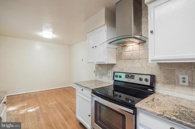 Building Photo - 13831 Grey Colt Dr