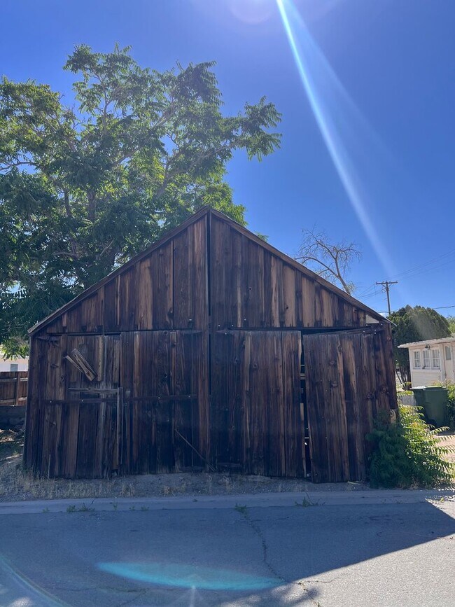 Building Photo - 2 Bed/1 Bath Home in Fallon
