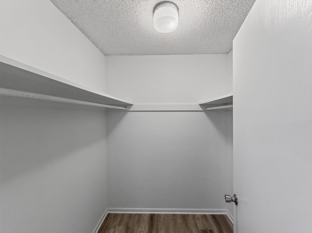 Building Photo - 518 Orange Dr