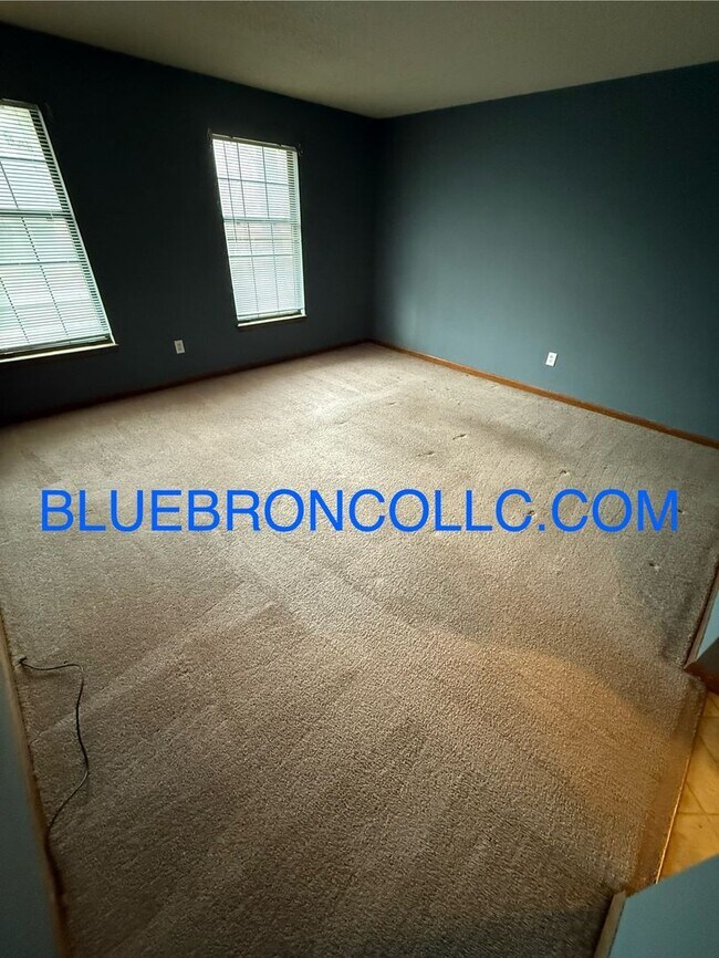 Building Photo - Spacious 1-Bedroom Apartment in Blue Sprin...