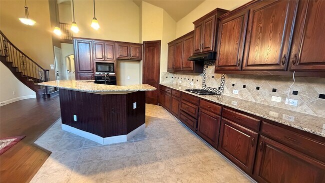 Building Photo - 6728 S Fork Dr