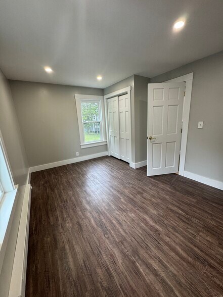 Building Photo - 49 Church St