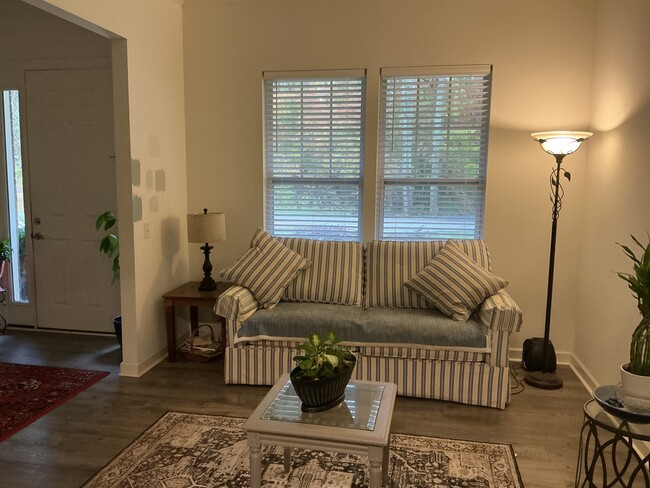 Building Photo - 291 North St