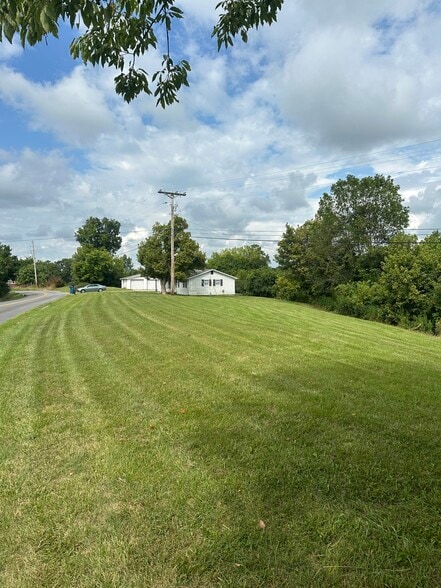 Building Photo - 1612 Alton Station Rd