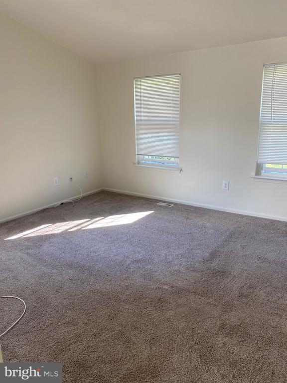 Building Photo - 1811 Hennessy Dr