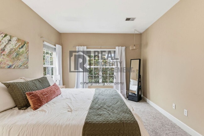 Building Photo - 7223 Althorp Way