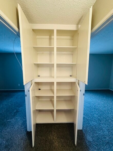 hallway closet - 6005 Hill Dale Ct