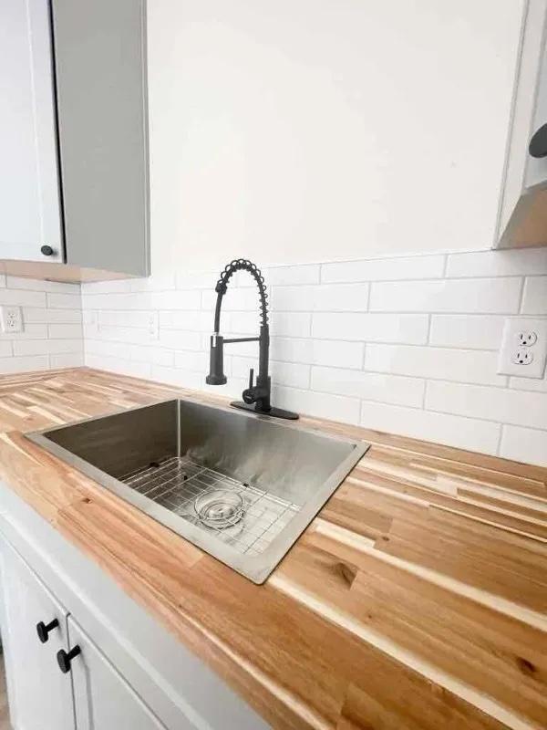 Building Photo - 1209 Carlyle St