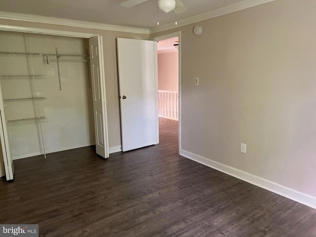 Building Photo - 118 Middle Point Ct