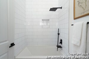 Building Photo - 419 N Mesquite St