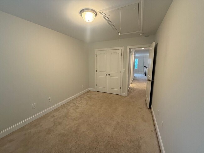 Building Photo - 1123 Augustine Heights Dr