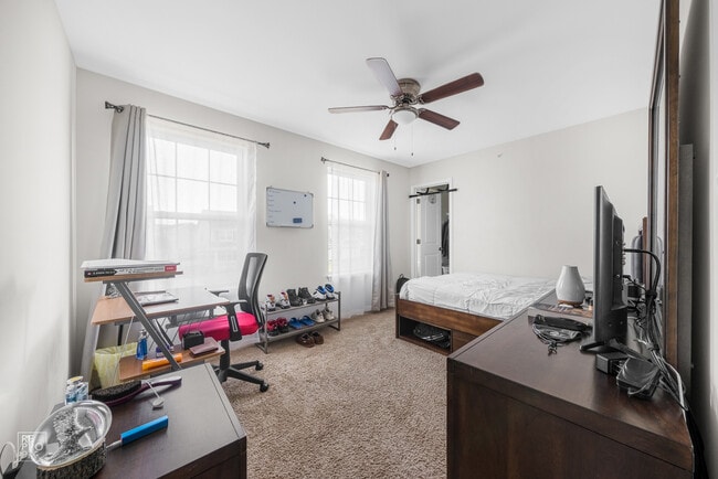 Building Photo - 34040 N Jenna Ln