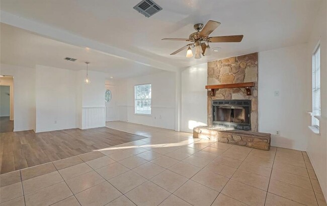 Building Photo - 11730 Rubenstein St