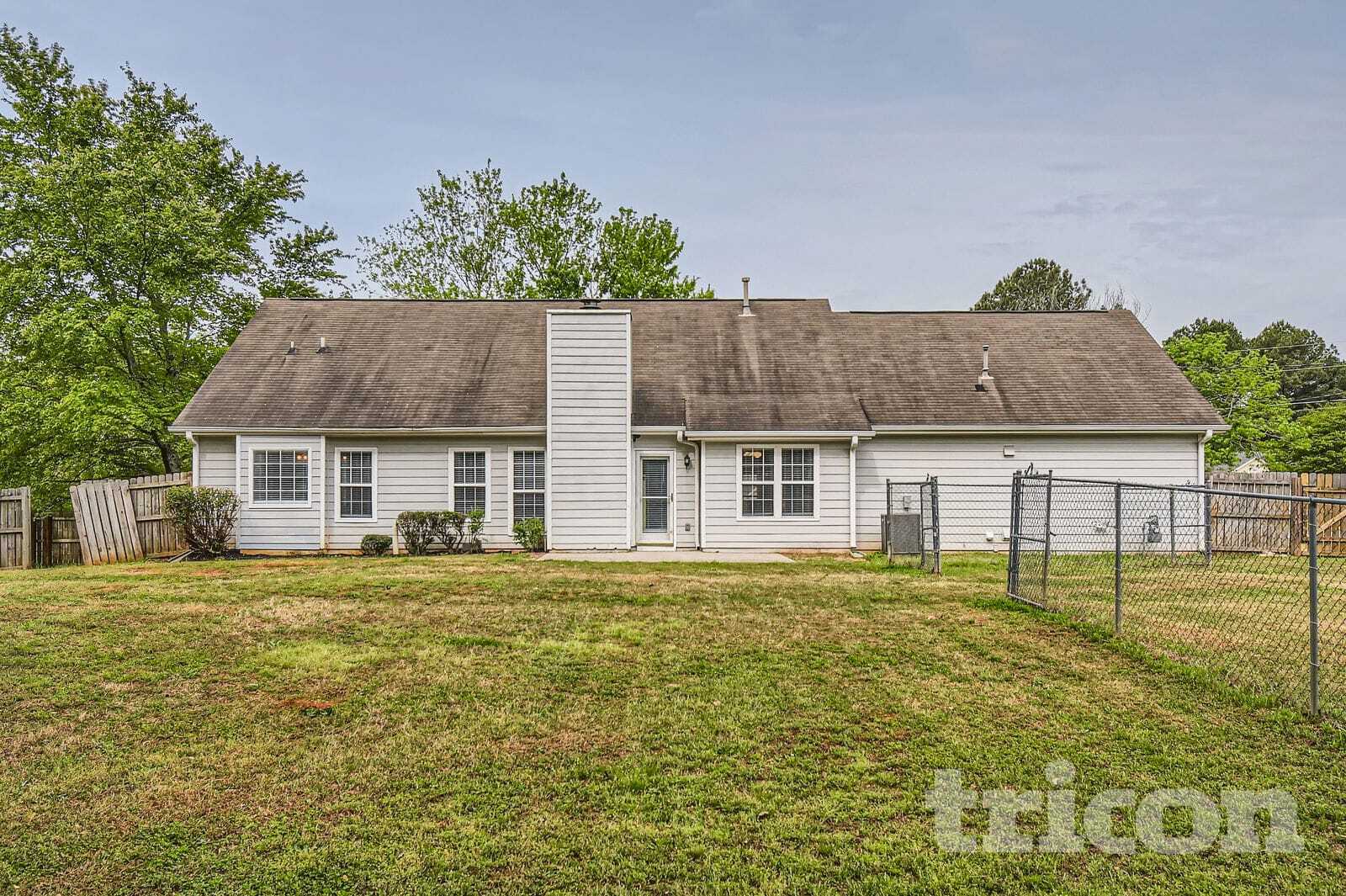 Building Photo - 120 Allen Oaks Way