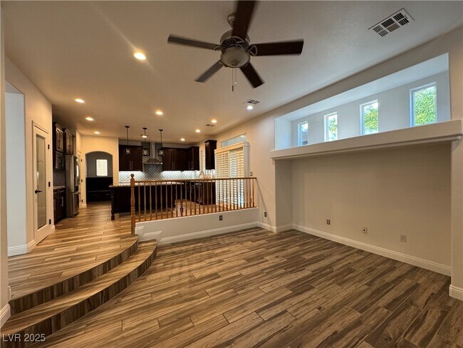 Building Photo - 9501 Ironsend St