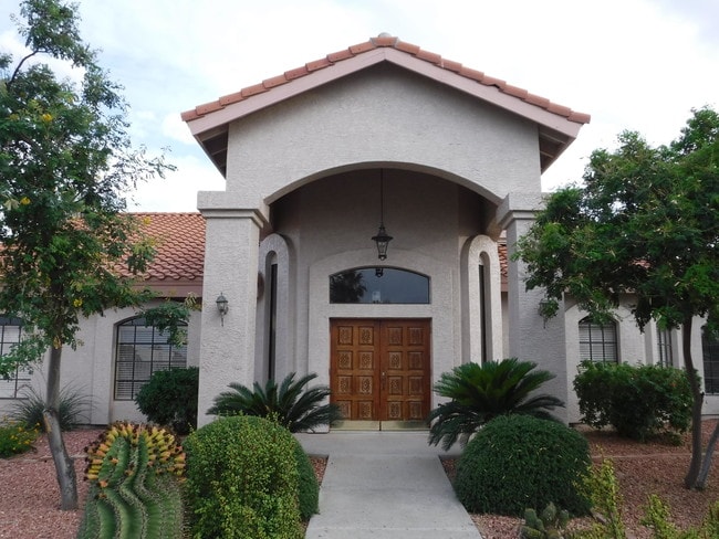 Building Photo - 9151 W Greenway Rd