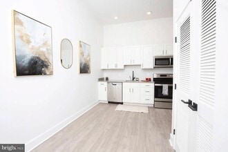 Building Photo - 1742 Fleet St