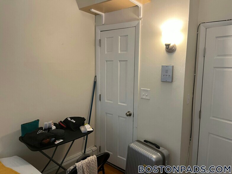 Building Photo - 49 S Huntington Ave