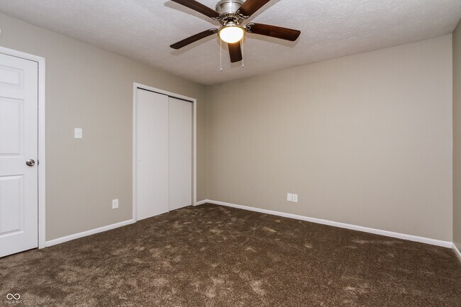 Building Photo - 3223 Southwest Dr