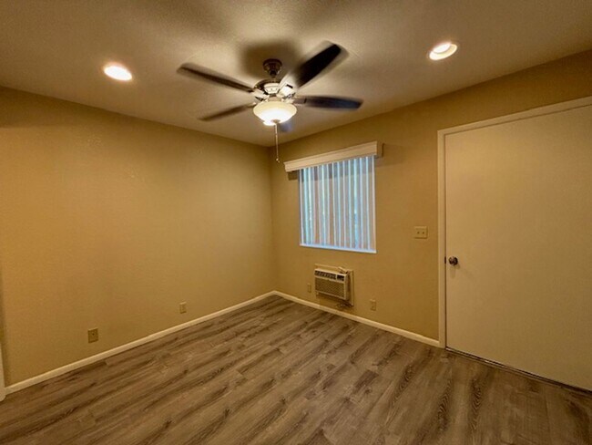 Building Photo - 276 Lake Havasu Ave