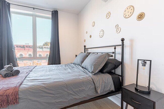 Building Photo - 1255 Decatur St