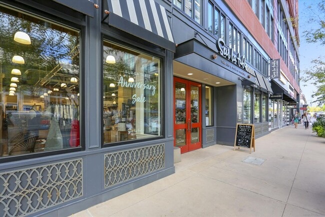 Building Photo - Furnished 2BR/2BA plus den located at Tuck...