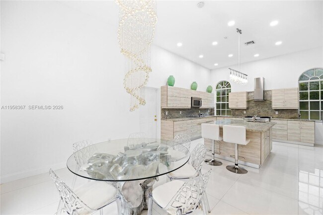 Building Photo - 12300 Old Cutler Rd