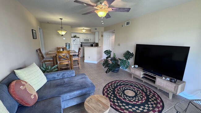 Building Photo - Coastal Living at Its Finest – Stylish 2BR...