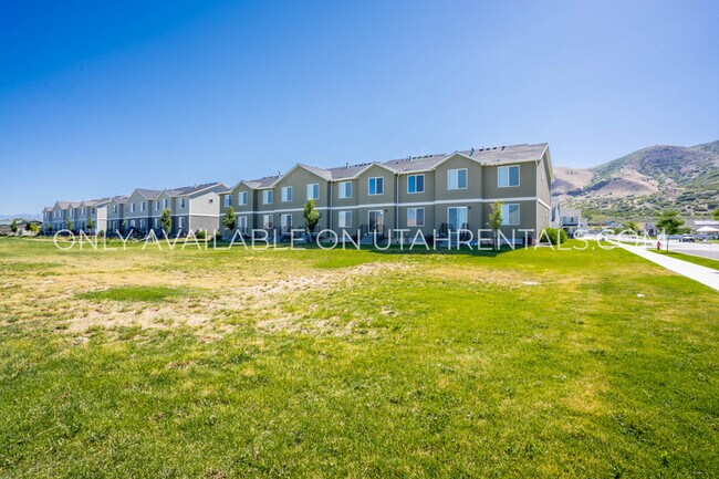 Building Photo - 1864 S 460 W